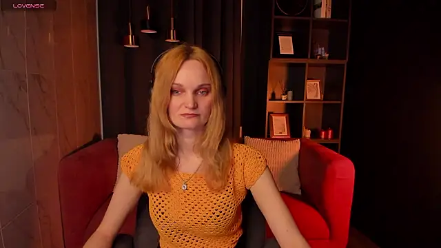 Snapshot of SaraSubtlety chatting on 03-12-26, 01:39 SaraSubtlety online show from 03-12-26, 01:39