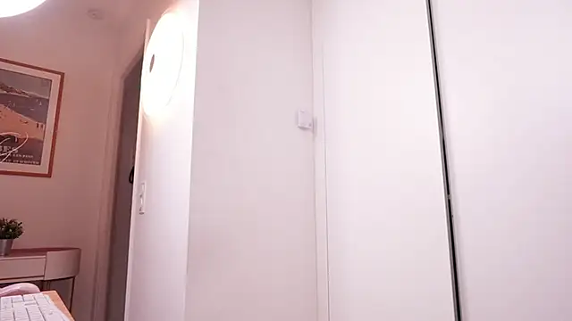 Snapshot of Bella_Twine chatting on 01-09-25, 08:22 Bella Twine online show from 01-09-25, 08:22