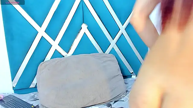 Snapshot of lara_murphy chatting on 11-14-25, 12:53 lara murphy online show from 11-14-25, 12:53