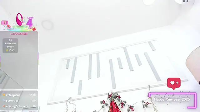 Snapshot of lara_murphy chatting on 11-25-25, 08:47 lara murphy online show from 11-25-25, 08:47