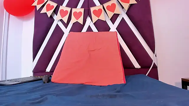 Snapshot of lara_murphy chatting on 02-12-26, 09:10 lara murphy online show from 02-12-26, 09:10