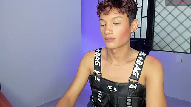 Snapshot of nicky_moo chatting on 03-13-25, 03:39 nicky moo online show from 03-13-25, 03:39