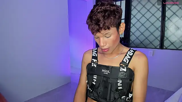 Snapshot of nicky_moo chatting on 03-20-25, 03:14 nicky moo online show from 03-20-25, 03:14