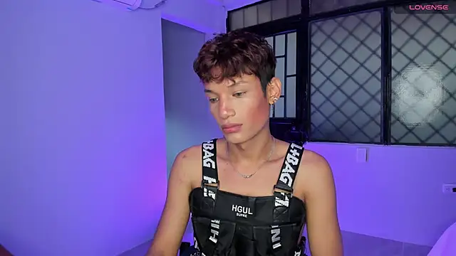 Snapshot of nicky_moo chatting on 03-22-25, 12:57 nicky moo online show from 03-22-25, 12:57