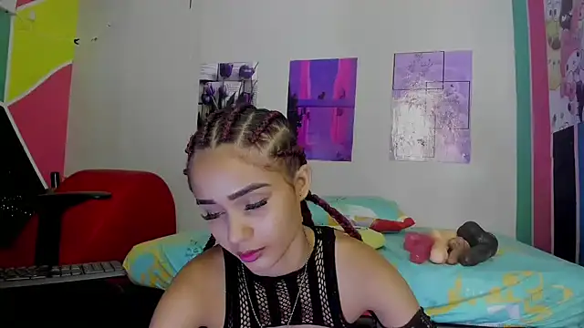 Snapshot of MarianaManzur chatting on 02-09-25, 08:34 MarianaManzur online show from 02-09-25, 08:34