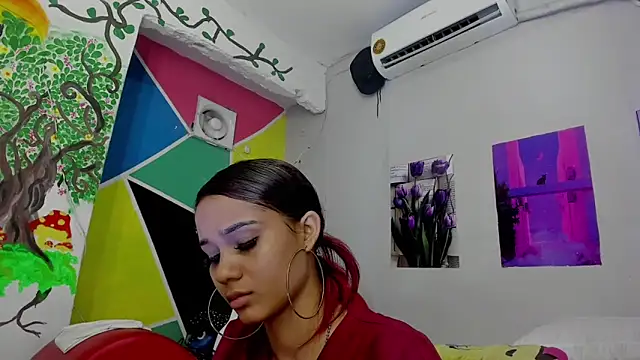 Snapshot of MarianaManzur chatting on 02-17-25, 02:37 MarianaManzur online show from 02-17-25, 02:37