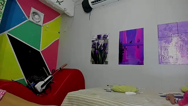 Snapshot of MarianaManzur chatting on 02-18-25, 02:38 MarianaManzur online show from 02-18-25, 02:38