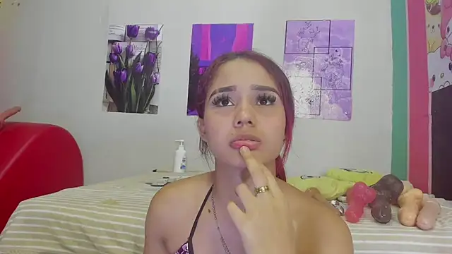 Snapshot of MarianaManzur chatting on 02-18-25, 05:42 MarianaManzur online show from 02-18-25, 05:42