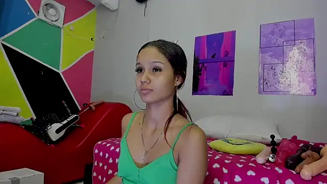 Snapshot of MarianaManzur chatting on 02-28-25, 01:36 MarianaManzur online show from 02-28-25, 01:36