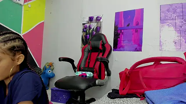 Snapshot of MarianaManzur chatting on 09-13-25, 02:39 MarianaManzur online show from 09-13-25, 02:39