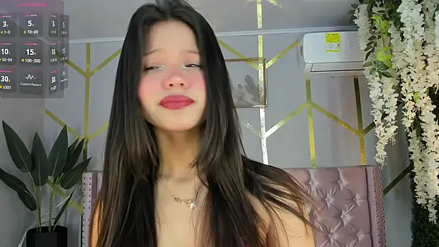 Snapshot of candy_beck chatting on 02-08-25, 12:39 candy beck online show from 02-08-25, 12:39