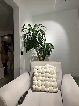 Snapshot of EllaSanz_ chatting on 01-14-25, 12:22 EllaSanz online show from 01-14-25, 12:22