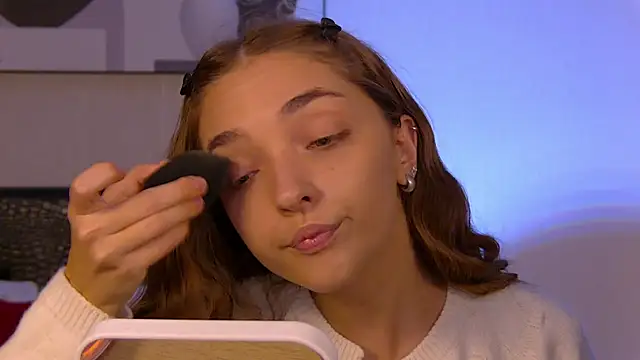 VirginieCruz online show from 11-04-25, 07:24