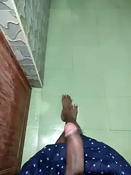 Snapshot of yo19boy chatting on 01-01-25, 09:39 yo19boy online show from 01-01-25, 09:39