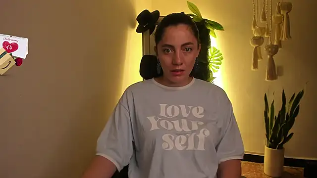 Snapshot of Mala_Bad chatting on 02-10-25, 04:25 Mala Bad online show from 02-10-25, 04:25