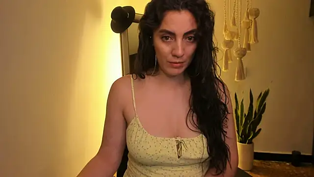 Snapshot of Mala_Bad chatting on 02-18-25, 01:11 Mala Bad online show from 02-18-25, 01:11