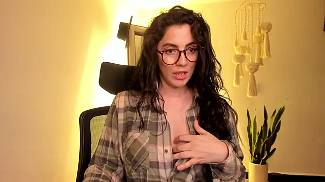 Snapshot of Mala_Bad chatting on 03-02-25, 05:14 Mala Bad online show from 03-02-25, 05:14