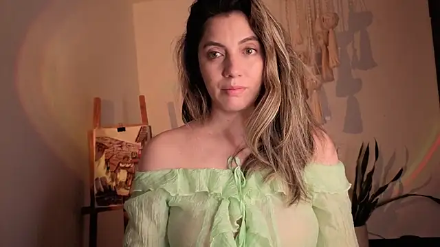 Snapshot of Mala_Bad chatting on 11-21-25, 02:27 Mala Bad online show from 11-21-25, 02:27