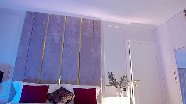 MilaDYstarlight online show from 01-07-25, 10:08