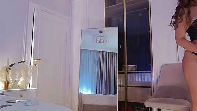 MilaDYstarlight online show from 02-27-25, 02:53