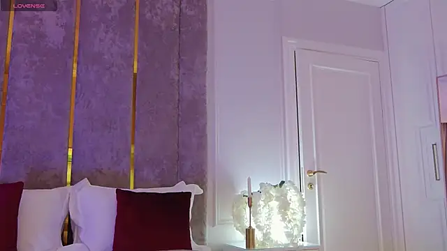 MilaDYstarlight online show from 03-22-25, 11:42