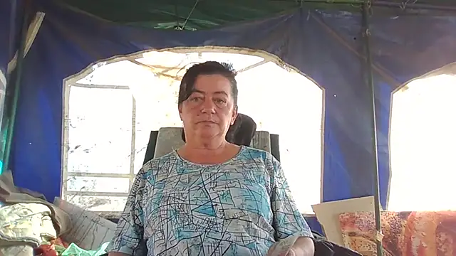 GypsiQueen2 online show from 09-20-25, 06:58