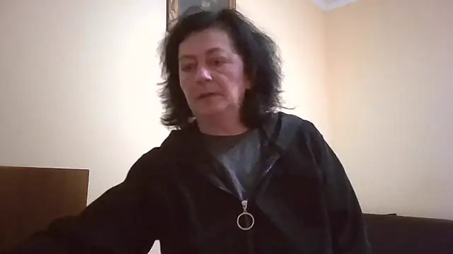 GypsiQueen2 online show from 04-21-26, 06:23