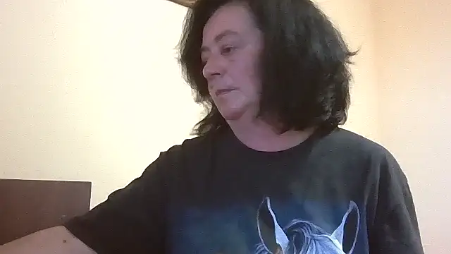 GypsiQueen2 online show from 05-15-26, 05:42