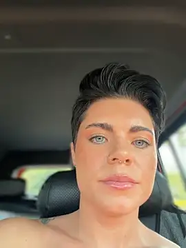 Snapshot of LukeLouHarvey chatting on 02-23-26, 04:10 LukeLouHarvey online show from 02-23-26, 04:10