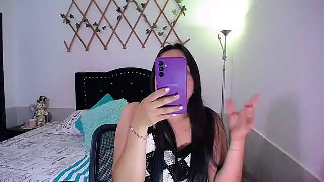 Snapshot of naughty_girl_4u chatting on 11-07-25, 12:16 naughty girl 4u online show from 11-07-25, 12:16