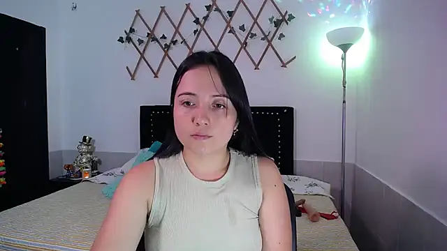 Snapshot of naughty_girl_4u chatting on 11-23-25, 03:23 naughty girl 4u online show from 11-23-25, 03:23