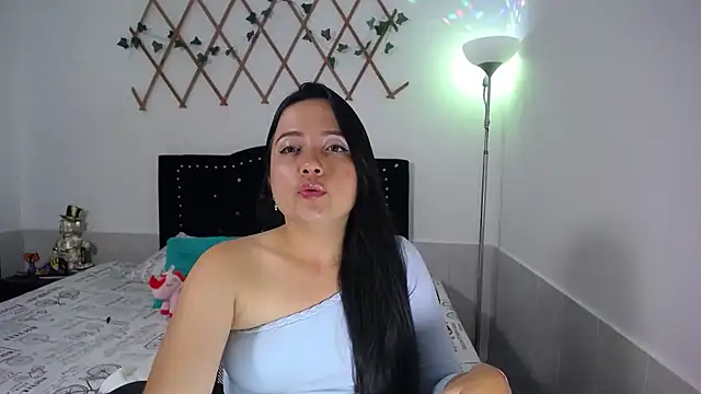 Snapshot of naughty_girl_4u chatting on 01-10-26, 06:20 naughty girl 4u online show from 01-10-26, 06:20