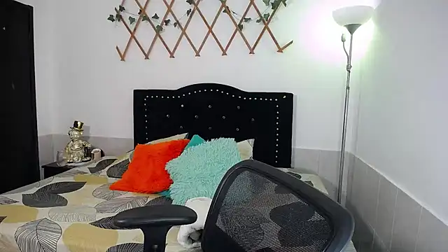 Snapshot of naughty_girl_4u chatting on 02-23-26, 10:29 naughty girl 4u online show from 02-23-26, 10:29