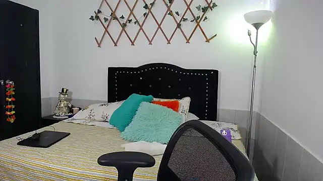 Snapshot of naughty_girl_4u chatting on 03-12-26, 08:48 naughty girl 4u online show from 03-12-26, 08:48