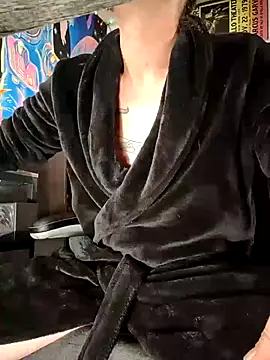 Snapshot of XxBobbyDigitalxX chatting on 08-05-26, 11:39 XxBobbyDigitalxX online show from 08-05-26, 11:39