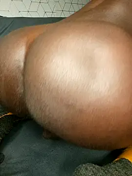 Texanguy01 online show from 12-16-25, 01:43