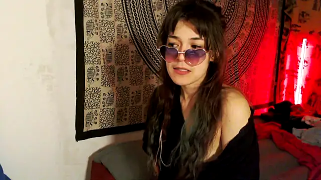 LinaWinter online show from 03-01-25, 01:22