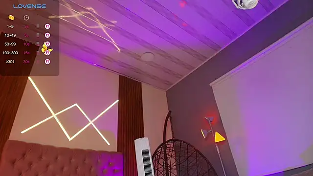 Snapshot of rihanna_rose chatting on 12-20-25, 09:05 rihanna rose online show from 12-20-25, 09:05