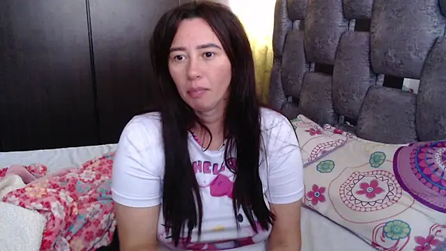 sara hott 1 online show from 06-10-26, 02:27
