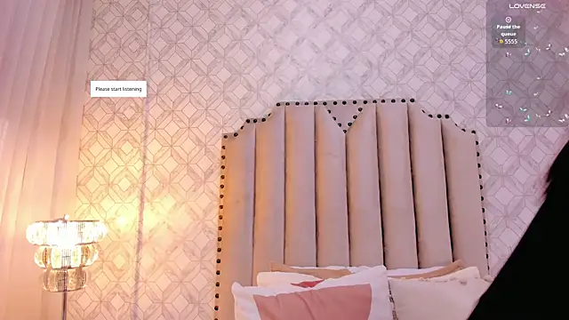 Snapshot of Pia_Johnson_ chatting on 11-28-25, 11:24 Pia Johnson online show from 11-28-25, 11:24