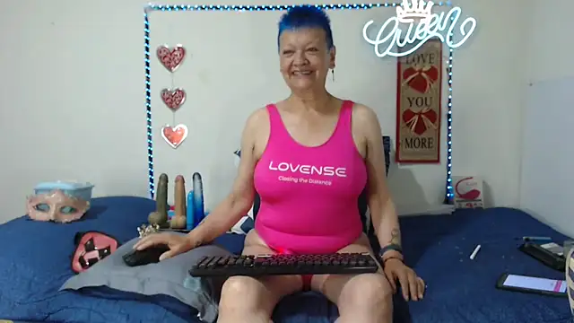 loquitaqueen011 online show from 11-09-25, 03:10