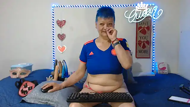 Snapshot of loquitaqueen011 chatting on 06-23-26, 02:48 loquitaqueen011 online show from 06-23-26, 02:48