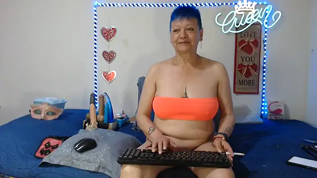 Snapshot of loquitaqueen011 chatting on 07-05-26, 03:30 loquitaqueen011 online show from 07-05-26, 03:30