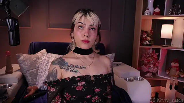 kitty pruu online show from 12-18-25, 10:05