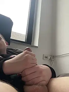 Snapshot of vrgdick chatting on 02-10-25, 02:48 vrgdick online show from 02-10-25, 02:48