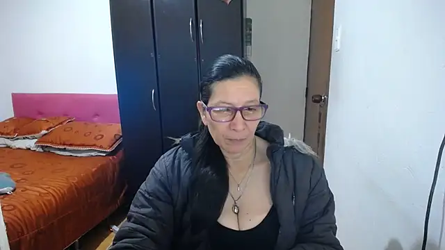 Snapshot of latin49 chatting on 06-27-26, 05:34 latin49 online show from 06-27-26, 05:34