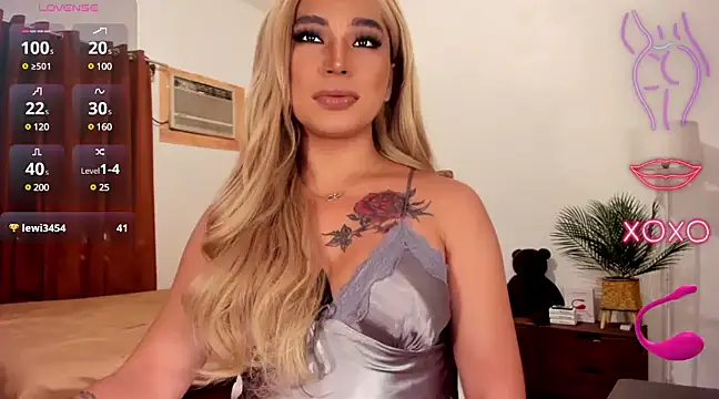 Lustrous Nathalie online show from 12-20-24, 04:20