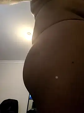 Snapshot of Mcook19 chatting on 04-02-26, 11:35 Mcook19 online show from 04-02-26, 11:35