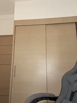 Snapshot of mi_suk11 chatting on 10-14-25, 06:42 mi suk11 online show from 10-14-25, 06:42