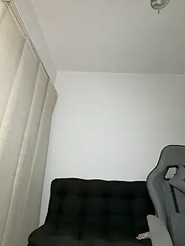 Snapshot of mi_suk11 chatting on 02-11-26, 08:08 mi suk11 online show from 02-11-26, 08:08